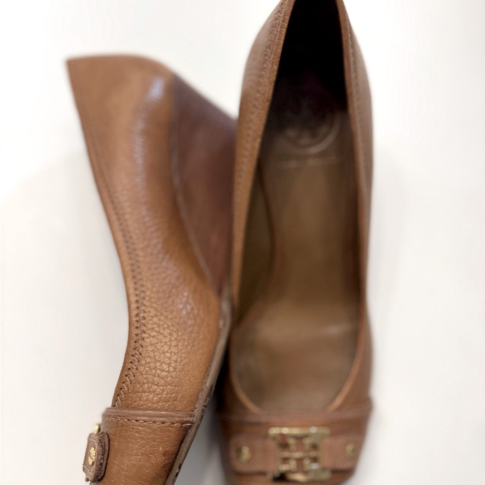 Tory Burch Brown Leather 'Ambrose' Wedge Pumps - Picture 9 of 16